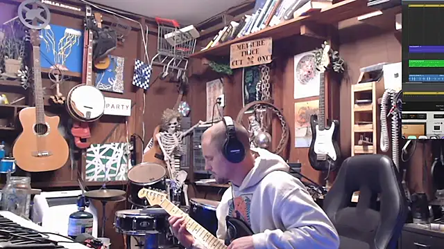 Snapshot of itsjameswebbscope chatting on October 5, 2025, 12:18 pm itsjameswebbscope online show from October 5, 2025, 12:18 pm