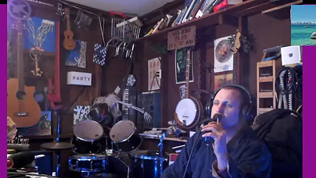 Snapshot of itsjameswebbscope chatting on October 30, 2025, 2:47 pm itsjameswebbscope online show from October 30, 2025, 2:47 pm