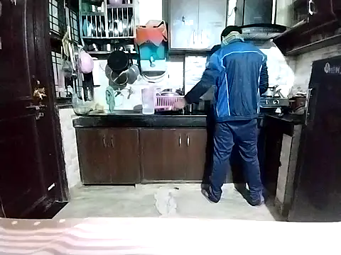 bigvorn6 online show from November 18, 2025, 2:27 am