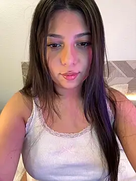 Snapshot of Maii_chan chatting on October 29, 2025, 6:34 am Maii chan online show from October 29, 2025, 6:34 am