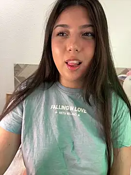 Snapshot of Maii_chan chatting on October 4, 2025, 1:51 am Maii chan online show from October 4, 2025, 1:51 am