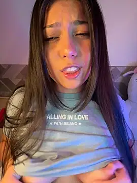 Snapshot of Maii_chan chatting on October 13, 2025, 6:04 am Maii chan online show from October 13, 2025, 6:04 am