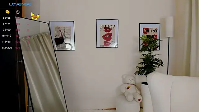 Snapshot of VanessaSmuth chatting on October 21, 2025, 2:00 am VanessaSmuth online show from October 21, 2025, 2:00 am