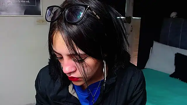 Violettasquirt online show from February 26, 2026, 1:33 pm