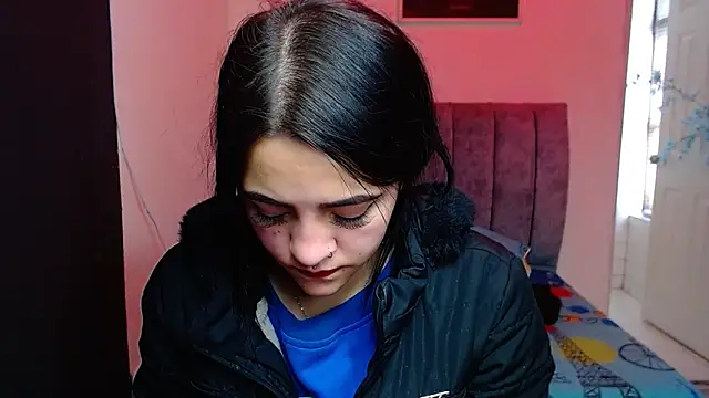 Snapshot of Violettasquirt chatting on October 14, 2025, 2:07 pm Violettasquirt online show from October 14, 2025, 2:07 pm