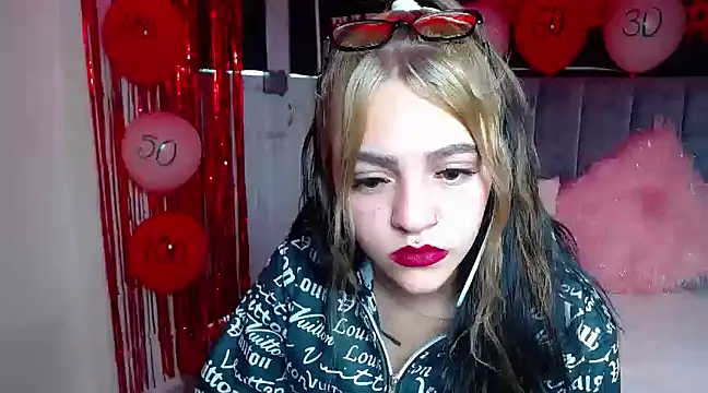 Violettasquirt online show from February 6, 2025, 3:09 pm