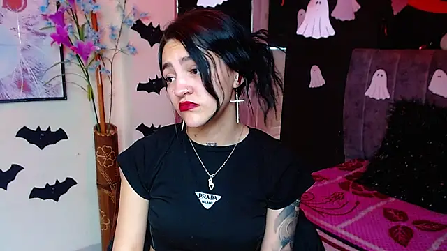 Snapshot of Violettasquirt chatting on October 27, 2025, 2:07 pm Violettasquirt online show from October 27, 2025, 2:07 pm