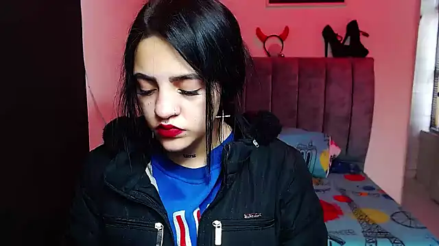 Snapshot of Violettasquirt chatting on October 8, 2025, 1:23 pm Violettasquirt online show from October 8, 2025, 1:23 pm