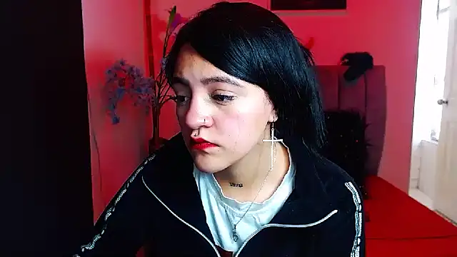 Snapshot of Violettasquirt chatting on September 22, 2025, 4:35 pm Violettasquirt online show from September 22, 2025, 4:35 pm