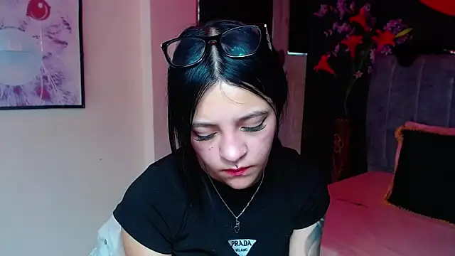 Violettasquirt online show from December 4, 2025, 3:22 pm