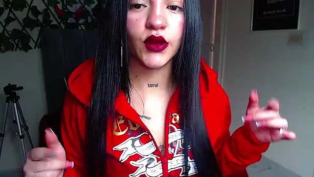 Violettasquirt online show from June 3, 2026, 1:34 pm