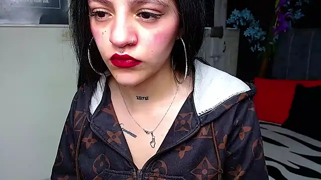 Violettasquirt online show from February 18, 2026, 1:40 pm