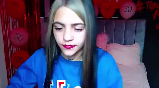 Violettasquirt online show from February 13, 2025, 6:26 pm