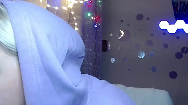 JewellKiss7 online show from February 4, 2026, 9:54 pm