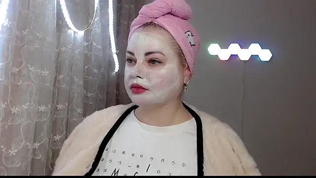 Snapshot of JewellKiss7 chatting on December 2, 2024, 5:21 pm JewellKiss7 online show from December 2, 2024, 5:21 pm
