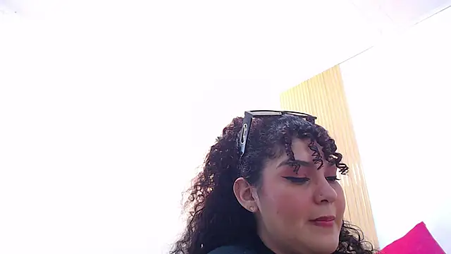 fabiana hot couple online show from September 27, 2025, 8:04 pm