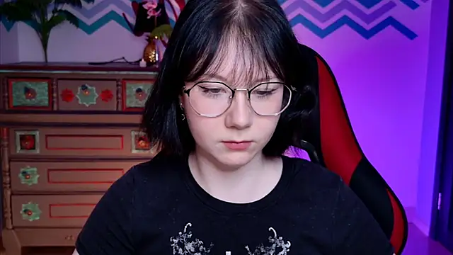 Snapshot of NancyMartinez chatting on October 18, 2025, 9:11 am NancyMartinez online show from October 18, 2025, 9:11 am