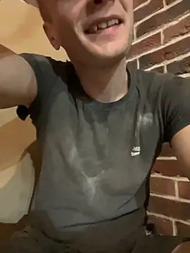 red red00 online show from November 6, 2025, 2:43 pm