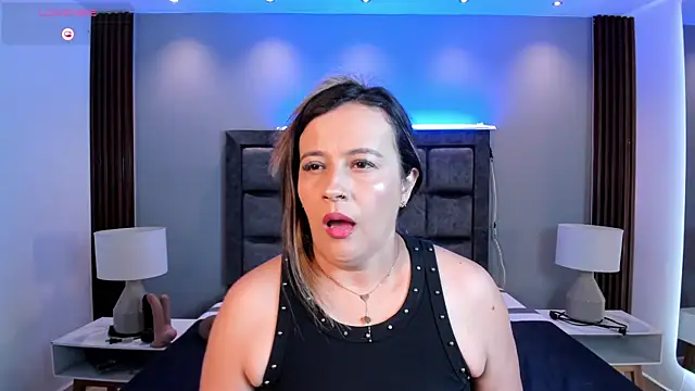 Snapshot of Susann_Ross chatting on July 17, 2026, 11:07 am Susann Ross online show from July 17, 2026, 11:07 am