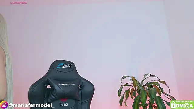 Snapshot of Mariafer05 chatting on January 12, 2026, 1:40 pm Mariafer05 online show from January 12, 2026, 1:40 pm