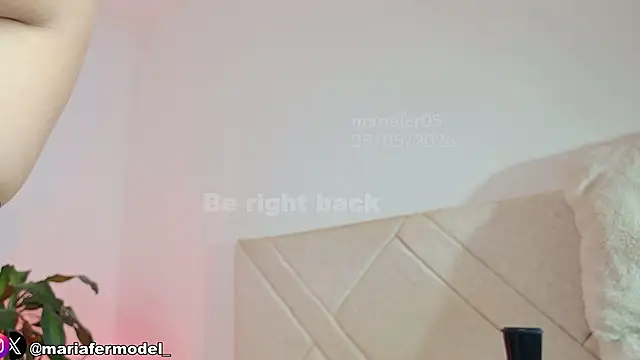 Mariafer05 online show from May 25, 2026, 4:38 pm