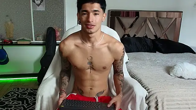 Snapshot of Damon__333 chatting on September 19, 2025, 7:07 pm Damon 333 online show from September 19, 2025, 7:07 pm