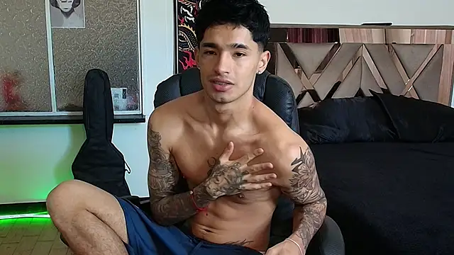 Snapshot of Damon__333 chatting on October 2, 2025, 5:49 pm Damon 333 online show from October 2, 2025, 5:49 pm