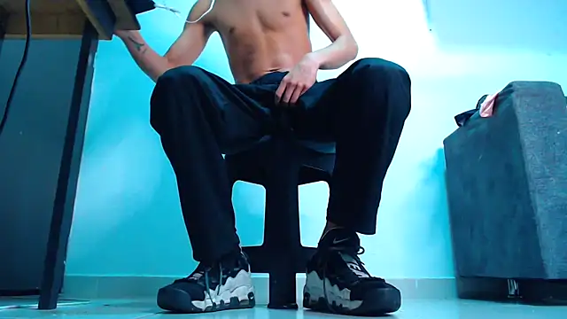 Snapshot of mastersmits chatting on September 18, 2025, 2:36 am mastersmits online show from September 18, 2025, 2:36 am