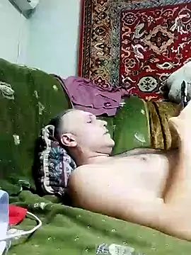 Pineapple04 online show from February 6, 2025, 6:46 pm