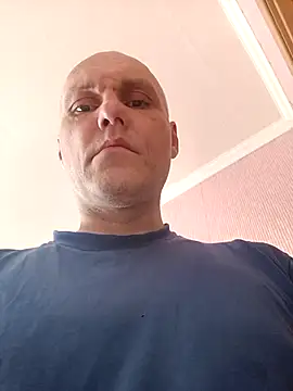 Pineapple04 online show from April 16, 2026, 5:19 am