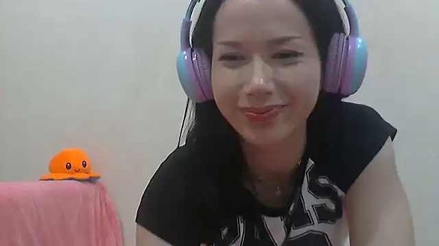 Snapshot of SashaGrinch chatting on February 2, 2025, 9:34 pm SashaGrinch online show from February 2, 2025, 9:34 pm