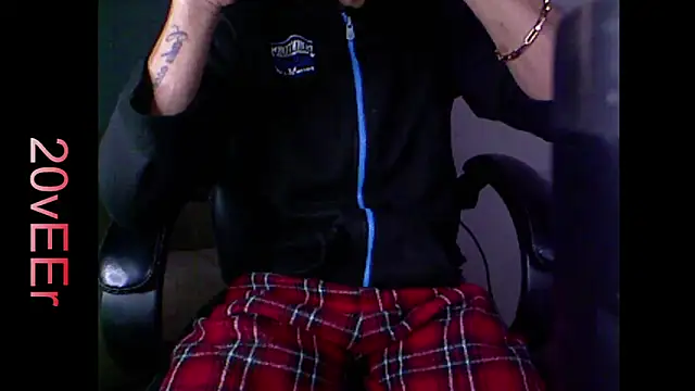 Snapshot of 20vEEr chatting on September 27, 2025, 9:04 am 20vEEr online show from September 27, 2025, 9:04 am