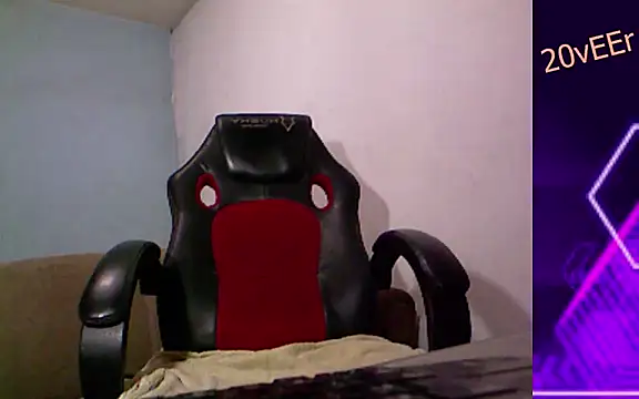 Snapshot of 20vEEr chatting on March 17, 2025, 9:35 pm 20vEEr online show from March 17, 2025, 9:35 pm