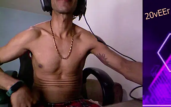 Snapshot of 20vEEr chatting on March 21, 2025, 1:24 am 20vEEr online show from March 21, 2025, 1:24 am