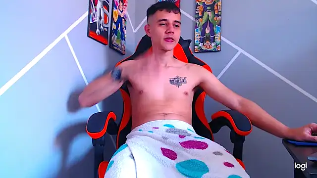 Snapshot of ADAM_HOT chatting on September 16, 2025, 8:43 pm ADAM HOT online show from September 16, 2025, 8:43 pm