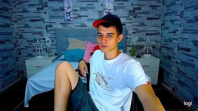 Snapshot of ADAM_HOT chatting on October 3, 2025, 9:38 pm ADAM HOT online show from October 3, 2025, 9:38 pm