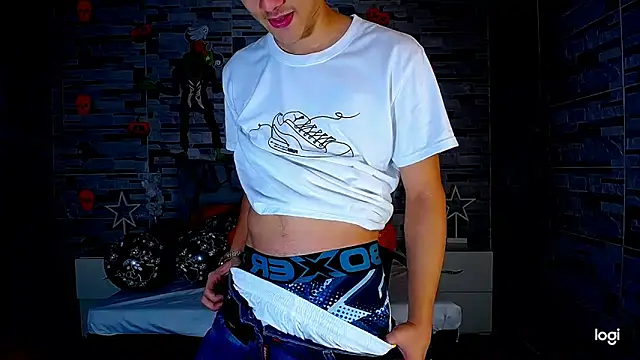 Snapshot of ADAM_HOT chatting on October 9, 2025, 8:53 pm ADAM HOT online show from October 9, 2025, 8:53 pm