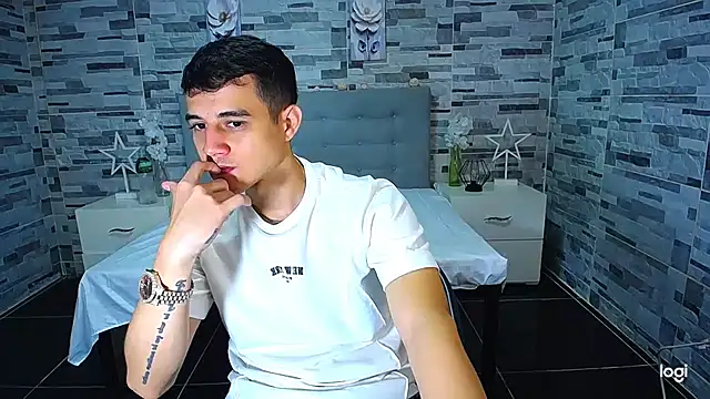 Snapshot of ADAM_HOT chatting on September 30, 2025, 8:37 pm ADAM HOT online show from September 30, 2025, 8:37 pm