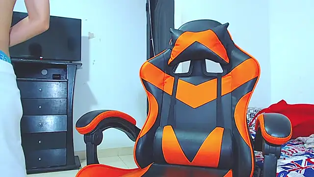 ADAM HOT online show from February 1, 2026, 10:41 pm