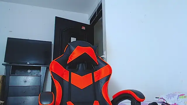 ADAM HOT online show from December 18, 2025, 12:38 am