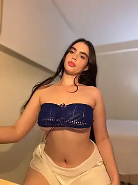 Mavi Coless online show from April 14, 2026, 1:10 am