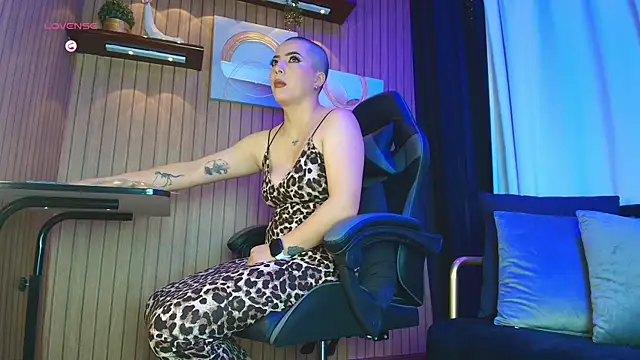 Snapshot of Camila_Chainn chatting on October 27, 2025, 12:39 pm Camila Chainn online show from October 27, 2025, 12:39 pm