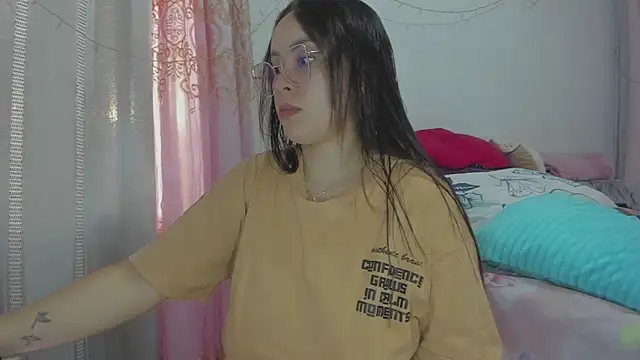 HARLEYNAPIER online show from July 5, 2026, 10:49 pm