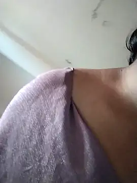 Lina-Rose online show from September 23, 2025, 1:12 am