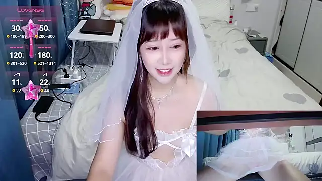 Snapshot of Angelababy001 chatting on December 4, 2024, 12:30 pm Angelababy001 online show from December 4, 2024, 12:30 pm