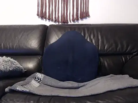 lalouette16 online show from April 3, 2026, 5:08 pm