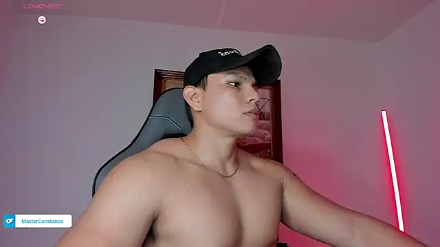 Snapshot of RoyConstance chatting on October 7, 2025, 4:02 am RoyConstance online show from October 7, 2025, 4:02 am