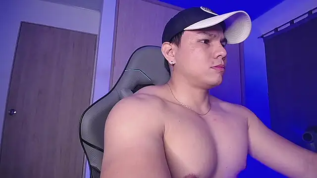 Snapshot of RoyConstance chatting on March 21, 2025, 5:00 am RoyConstance online show from March 21, 2025, 5:00 am