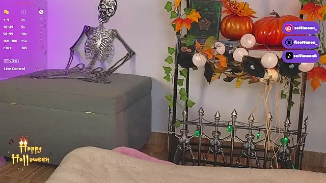 Snapshot of Soffimoon_ chatting on October 29, 2025, 1:26 am Soffimoon  online show from October 29, 2025, 1:26 am