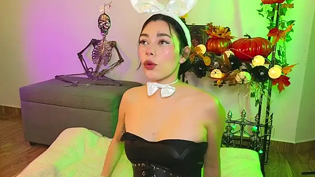 Snapshot of Soffimoon_ chatting on October 15, 2025, 4:22 am Soffimoon  online show from October 15, 2025, 4:22 am